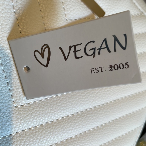 White Purse, Brand New - Picture 3 of 3